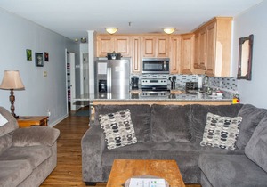 D104 · Winterplace Ski in Ski out condo First floor! D104