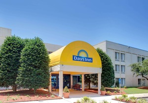 Days Inn by Wyndham Newport News City Center Oyster Point
