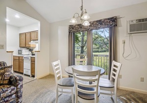 Deluxe One Bedroom Queen Suite on the 2nd floor with outdoor heated pool 202