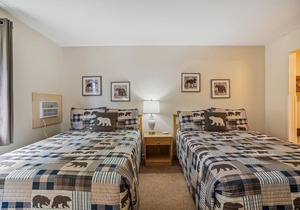 Deluxe one bedroom suite located on 2nd floor with outdoor heated pool 21820