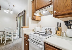 Deluxe Two Bedroom Suite on the 1st floor with outdoor heated pool 10506