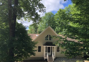 Discount for weeks August 17 & August 24 BOLTON LANDING - Beautiful, Quiet Home