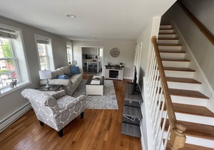 Downtown Newburyport, Bright and Sunny 2 Bedroom