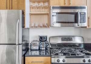 Dreamy LIC 2BR w/ W/D, Elevator & Doorman, near East River, by Blueground