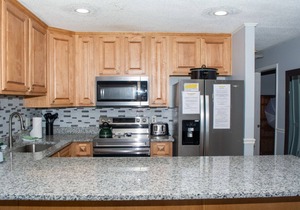 E102 · Winterplace Condo Ski in Ski out First Floor E102