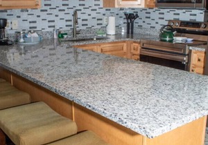 E102 · Winterplace Condo Ski in Ski out First Floor E102