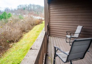 E102 · Winterplace Condo Ski in Ski out First Floor E102
