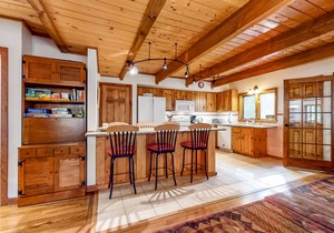 Family-friendly retreat w/furnished deck, gas grill, washer/dryer & shared pool