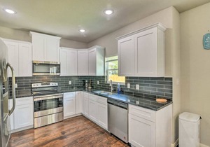 Family-Friendly Texas City Home ~ 15 Min to Kemah Boardwalk!