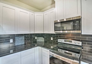 Family-Friendly Texas City Home ~ 15 Min to Kemah Boardwalk!