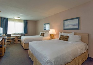 Family Vacay! Comfy Unit, Pool, Sauna and Gym