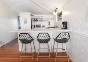 Fun and Chic Southampton Waterfront Cottage