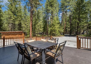 Getaway Moose by NW Comfy Cabins
