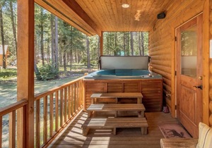 Getaway Moose by NW Comfy Cabins