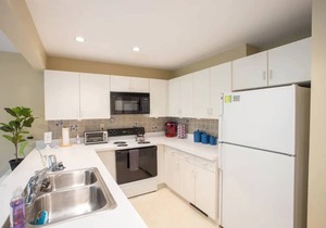 Gorgeous 3BR 3BA Sleeps 10 Ski On/Off Jiminy Peak-2000 Sq Ft Mountainside Con