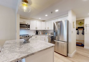 Gorgeous mtn-view condo next to Killington Resort - pool, hot tub & ski shuttle