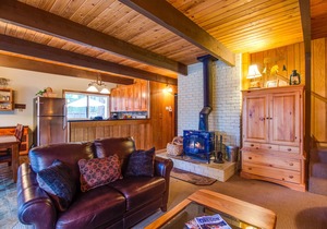 GRIZ06 - Chalet-Style Home at South End of Sunriver, Short Walk to Village