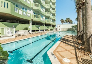 Gulf-front Condo with Shared Pools, Gym & BBQ Area - Close to Beach