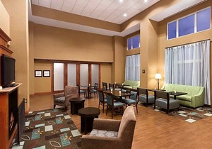 Hampton Inn & Suites Greenfield