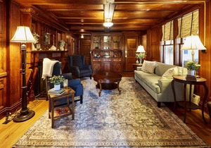 Historic Downtown Home w/Bar Room, Hot Tub