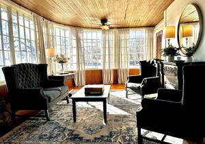Historic Downtown Home w/Bar Room, Hot Tub