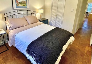 Historic Georgetown Rowhome ~ Slps 5!