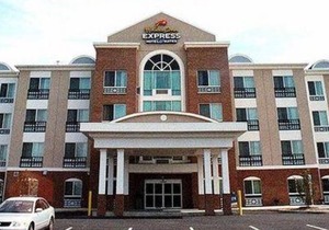 Holiday Inn Express Hotel & Suites Woodbridge, an IHG Hotel