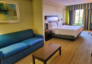 Holiday Inn Express & Suites Wilson-Downtown by IHG