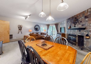 Lovely mountain condo with pool, fireplace & cable- near skiing