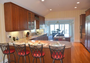 Luxurious Waterfront Retreat in Southampton: Breathtaking Views, Pool, and More!