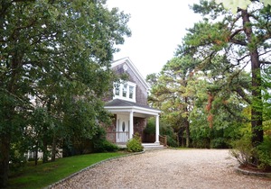 Luxurious Waterfront Retreat in Southampton: Breathtaking Views, Pool, and More!