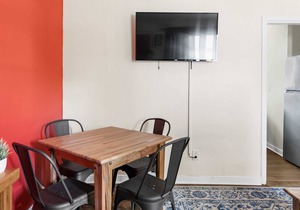 Midtown Apartment, Near Parks! The Bricks Apt 1&2