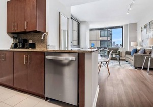 Modern 2BR | Business Center | Near PATH by GLS