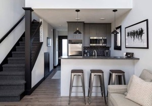 Modern and Stylish Condo Close to Downtown!