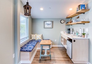 Newly-Remodeled Downtown Inn Studio Near the Beach with Free WiFi