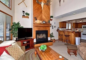 NF35-Spacious Family Retreat! Game Room! Hot Tub!
