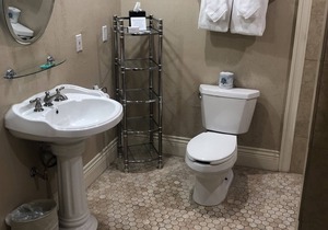 Niagara Crossing Hotel and Spa King Room