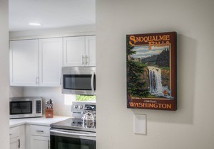 North Bend Escapes Moon River 1,2,3 - 3 Townhomes on river, up to 18 guests