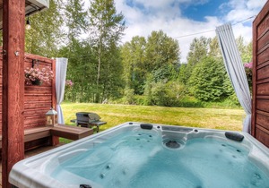 North Bend Escapes Moon River 1,2,3 - 3 Townhomes on river, up to 18 guests