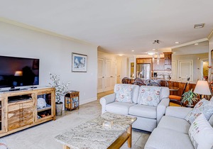 Oceanfront condo w/free WiFi, balcony, shared pool & tennis court, & private W/D