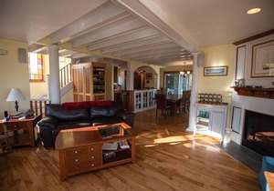 Peaks Island Maine Seaside Cottage: hot tub/roof decks/4 season