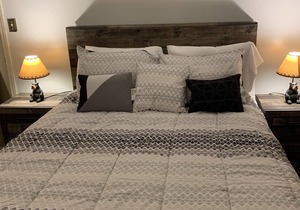 Perfect location in desirable Alpine Village all weeks are 20% off nightly rate