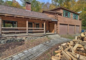 Picture-Perfect Vermont Mtn Cabin with Hot Tub!