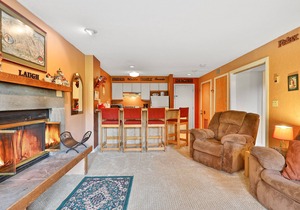 Ski-in/out condo near ski school with washer/dryer, fast WiFi, & mountain views
