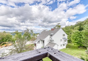 Ski-in/ski-out sunrise condo with shared pool & hot tub - great ski retreat