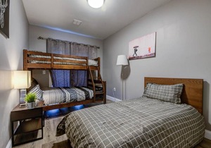Spacious 4BR 2BA duplex 15 minutes to NYC