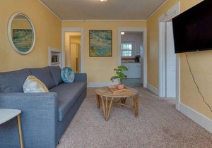 #StayinMyDistrict Historic Heritage House Apt