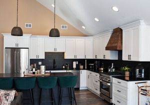 Stunning NYC Style Loft In The Heart Of Bolton ~ Dog-Friendly!