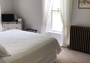 Sullivan Room with EnSuite Bath