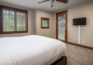 Suncadia 3 Bedroom Rustic Home Located in Resort Core